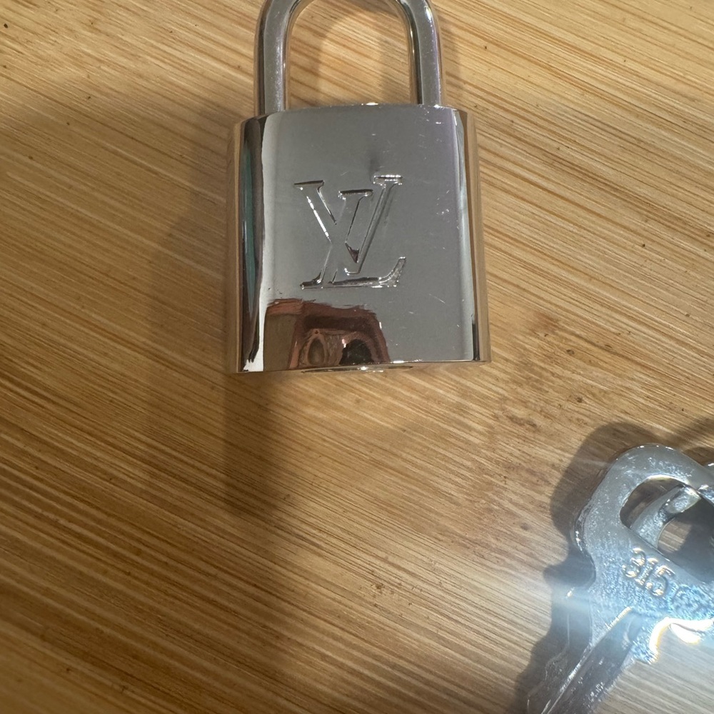 Authentic Louis Vuitton Silver Padlock with Keys - Picture 4 of 5